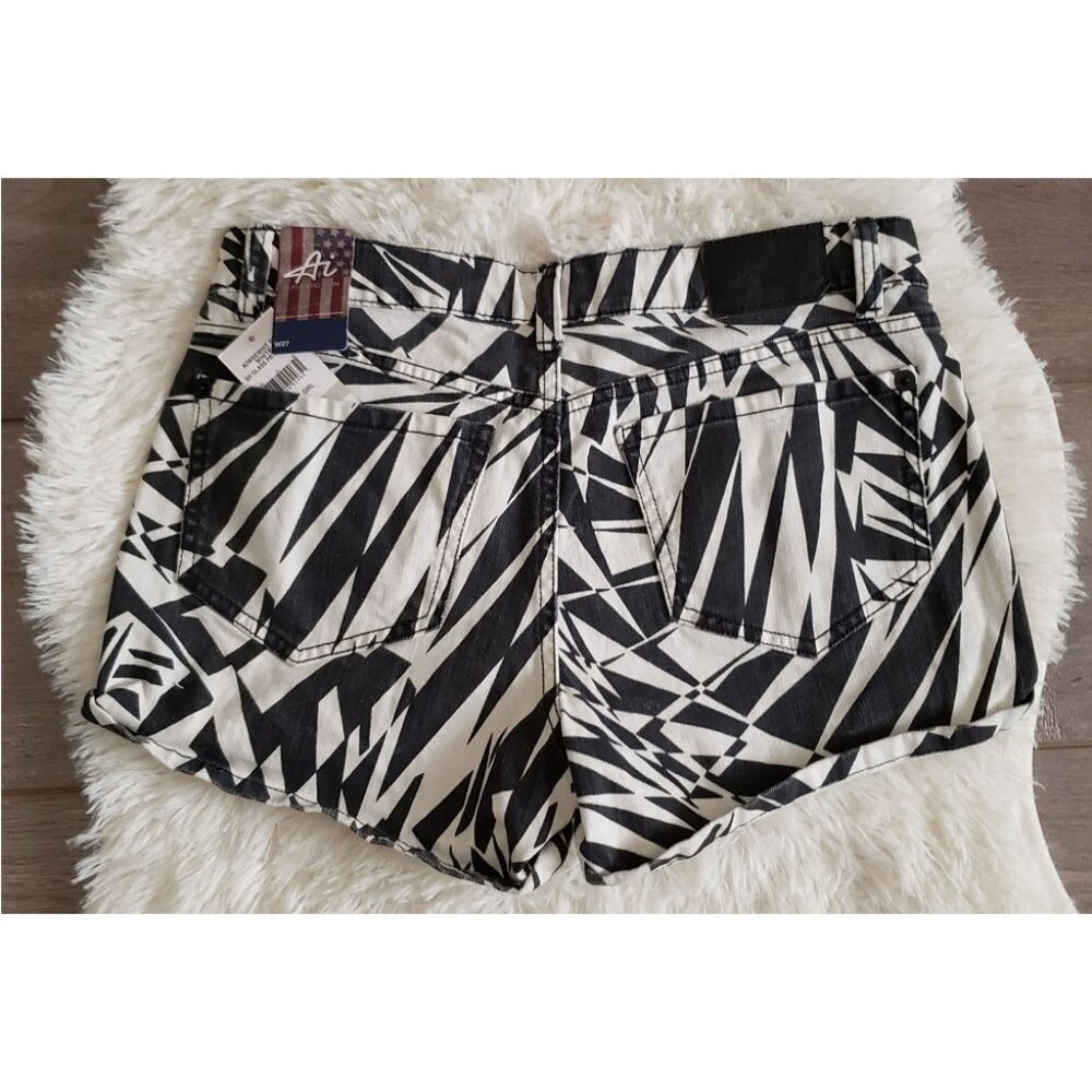 Authentic Icon Zebra Print Shorts NWT Size 27 - Picture 4 of 12